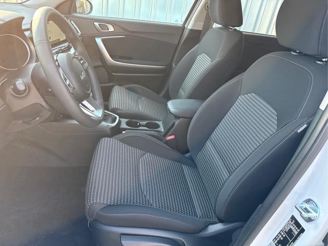 Kia / Ceed / Wei&szlig; / / / , Beispielbilder, ggf. teilweise mit Sonderausstattung