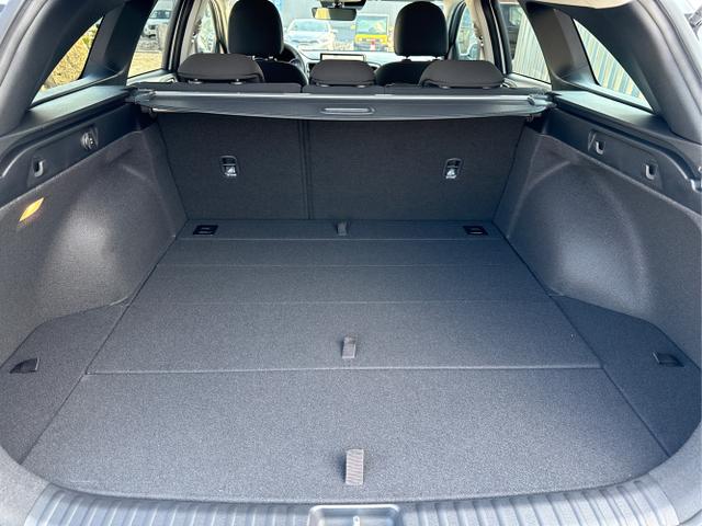 Kia / Ceed / Wei&szlig; / / / , Beispielbilder, ggf. teilweise mit Sonderausstattung