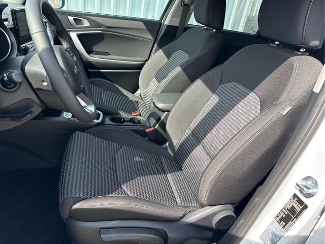 Kia / Ceed / Wei&szlig; / / / , Beispielbilder