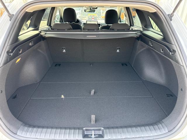 Kia / Ceed / Wei&szlig; / / / , Beispielbilder