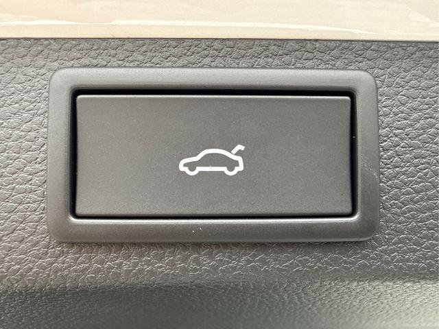 Skoda / Karoq / Wei&szlig; / / / , Beispielbilder