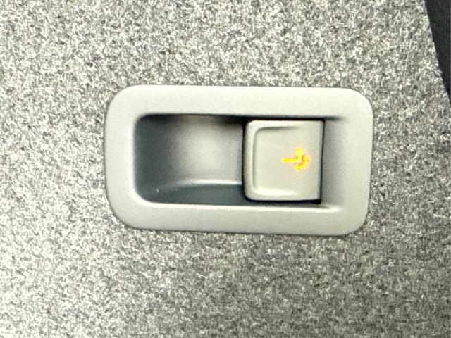 Skoda / Karoq / Wei&szlig; / / / , Beispielbilder