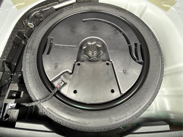 Skoda / Karoq / Wei&szlig; / / / , Beispielbilder