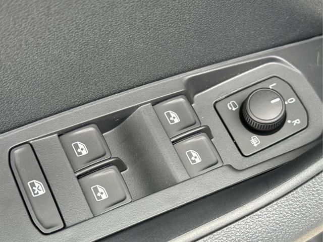 Skoda / Karoq / Wei&szlig; / / / , Beispielbilder