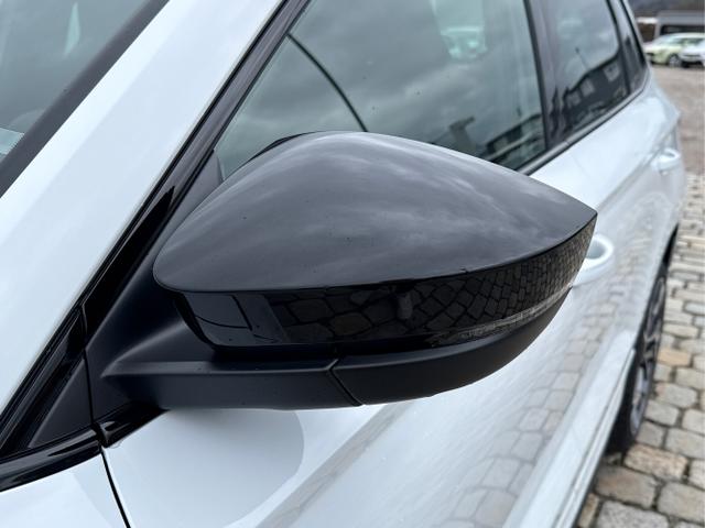 Skoda / Karoq / Wei&szlig; / / / , Beispielbilder