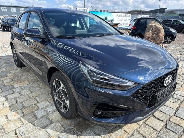 Hyundai / i30 / Blau / / / 