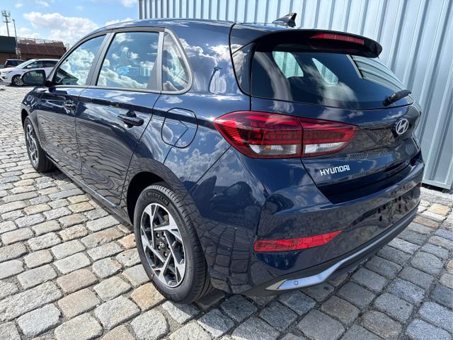 Hyundai / i30 / Blau / / / 