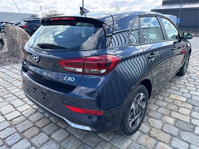 Hyundai / i30 / Blau / / / 