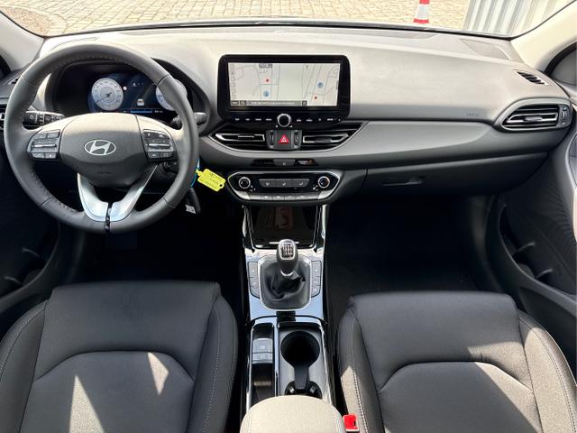 Hyundai / i30 / Blau / / / 