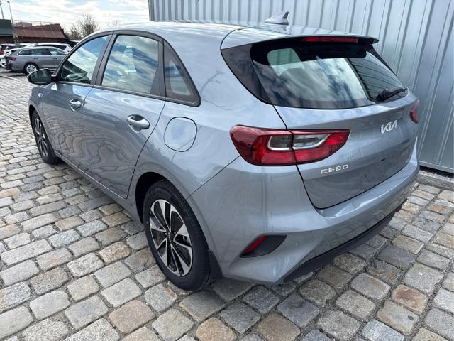 Kia / Ceed / Silber / / / , Beispielbilder, ggf. teilweise mit Sonderausstattung