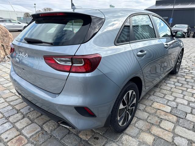 Kia / Ceed / Silber / / / , Beispielbilder, ggf. teilweise mit Sonderausstattung