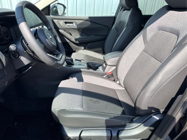 Nissan / Qashqai / Schwarz / / / , Beispielbilder, ggf. teilweise mit Sonderausstattung