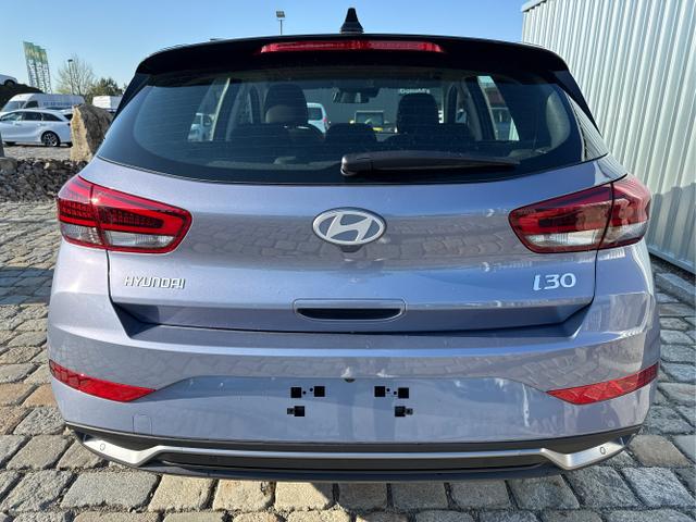 Hyundai / i30 / Blau / / / 