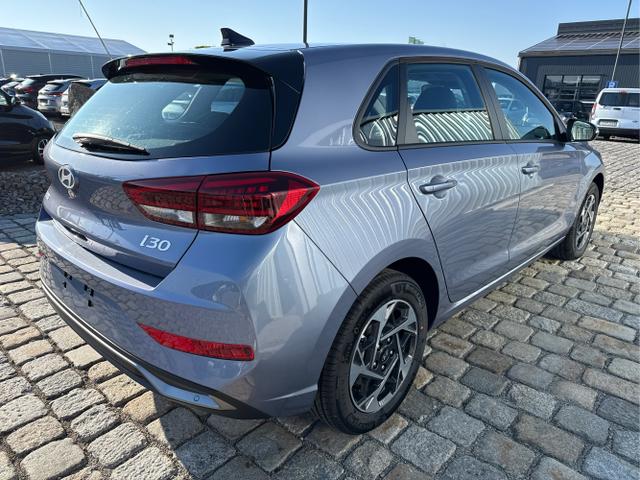 Hyundai / i30 / Blau / / / 