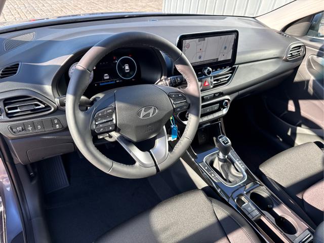 Hyundai / i30 / Blau / / / 