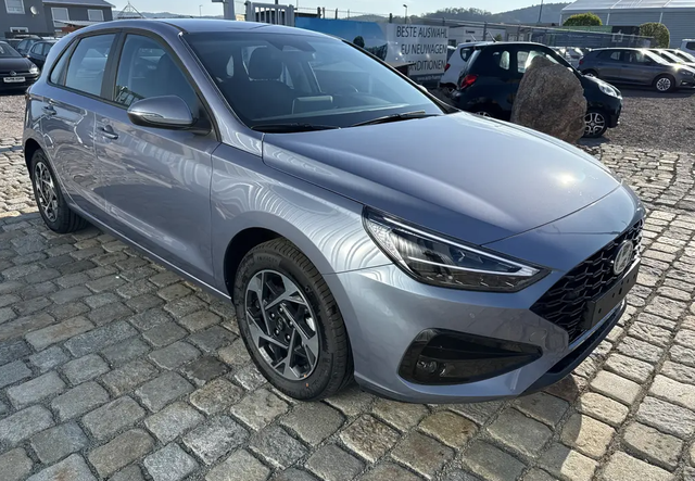 Hyundai i30 GO! 1.5 DPI 97 PS 6-Gang-Schaltgetriebe-Winterpaket-AutoHold-LED-RDKS-AppleCarPlay & AndroidAuto-NAVI-16"-sofort 