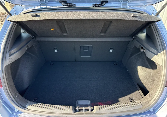 Hyundai i30 GO! 1.5 DPI 97 PS 6-Gang-Schaltgetriebe-Winterpaket-AutoHold-LED-RDKS-AppleCarPlay & AndroidAuto-NAVI-16"-sofort 
