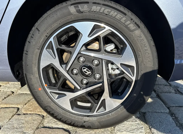 Hyundai i30 GO! 1.5 DPI 97 PS 6-Gang-Schaltgetriebe-Winterpaket-AutoHold-LED-RDKS-AppleCarPlay & AndroidAuto-NAVI-16"-sofort 
