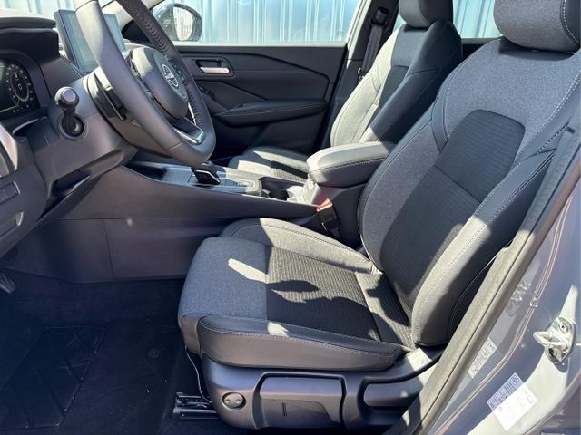 Nissan / Qashqai / Grau / / / , Beispielbilder