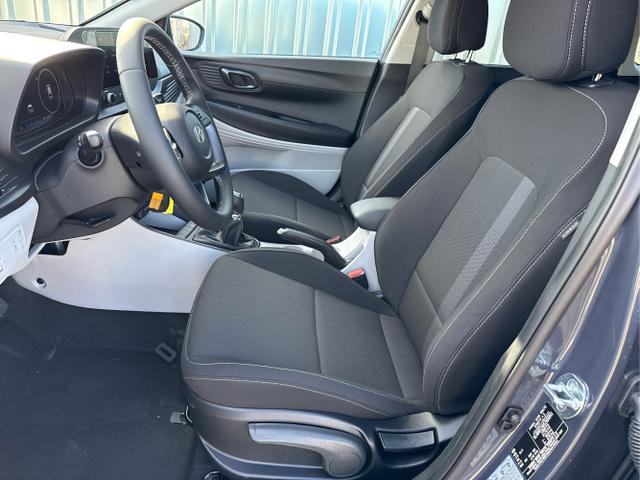 Hyundai / i20 / Grau / / / 