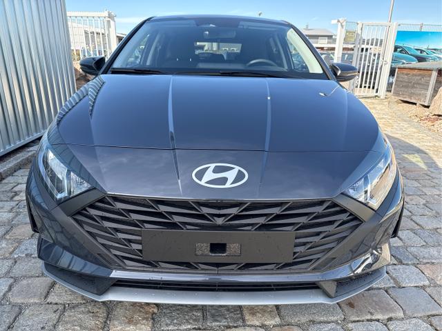 Hyundai / i20 / Grau / / / 