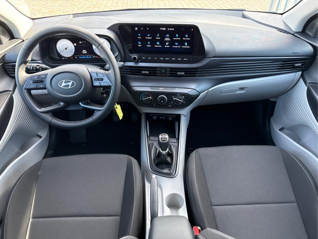 Hyundai / i20 / Grau / / / 