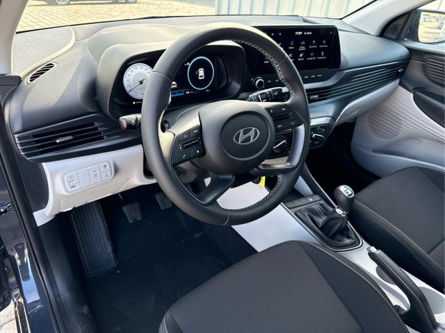 Hyundai / i20 / Grau / / / 