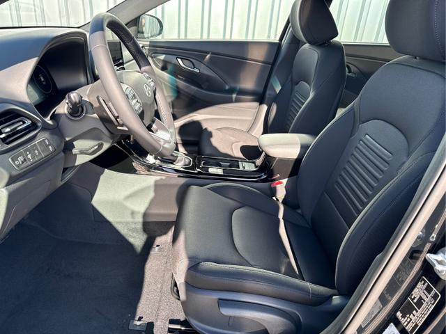 Hyundai / i30 Kombi / Schwarz / / / , Beispielbilder, ggf. teilweise mit Sonderausstattung