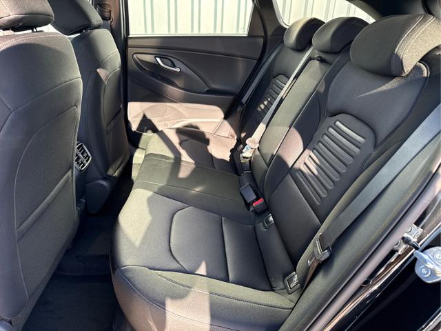 Hyundai / i30 Kombi / Schwarz / / / , Beispielbilder, ggf. teilweise mit Sonderausstattung