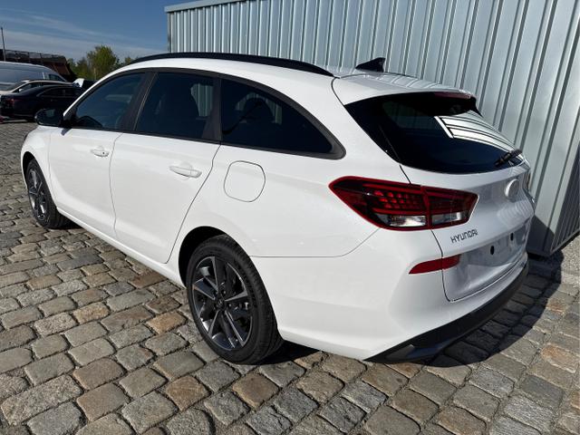 Hyundai / i30 Kombi / Wei&szlig; / / / , Beispielbilder, ggf. teilweise mit Sonderausstattung