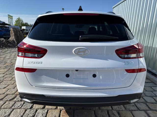 Hyundai / i30 Kombi / Wei&szlig; / / / , Beispielbilder, ggf. teilweise mit Sonderausstattung