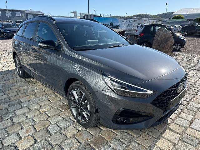 Hyundai / i30 Kombi / Grau / / / , Beispielbilder, ggf. teilweise mit Sonderausstattung