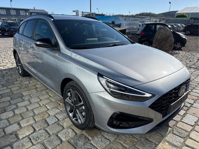 Hyundai / i30 Kombi / Silber / / / , Beispielbilder, ggf. teilweise mit Sonderausstattung