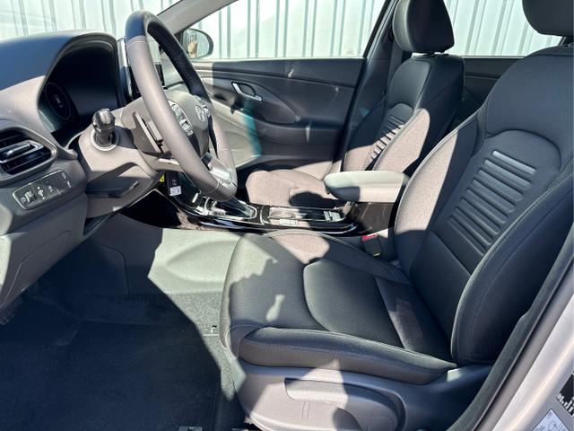 Hyundai / i30 Kombi / Silber / / / , Beispielbilder, ggf. teilweise mit Sonderausstattung