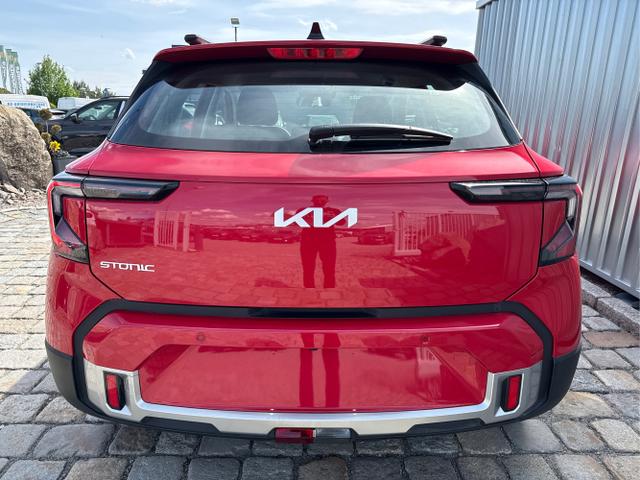 Kia / Stonic / Rot / / / 