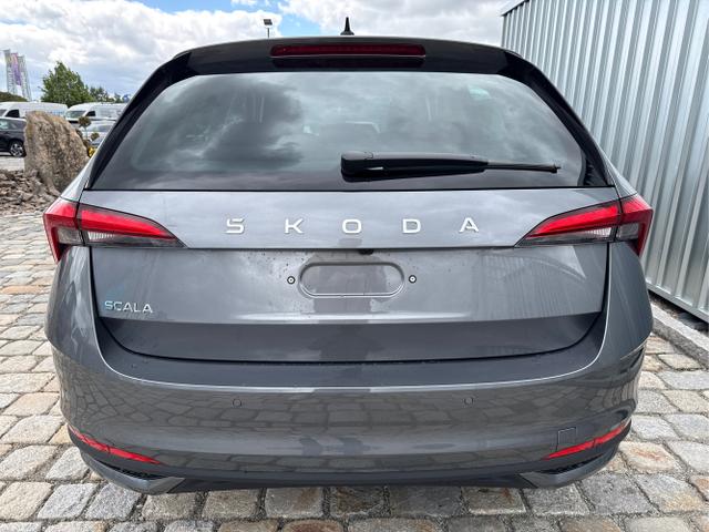 Skoda / Scala / Grau / / / 