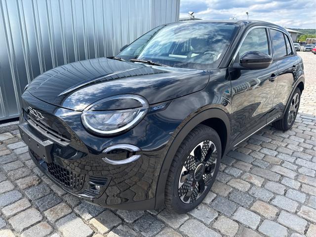 Fiat 600 - La Prima Hybrid 1.2 T3 81 kW (110 PS) Klimaautomatik, Massagesitz, Sitzheizung, elektrisch verstellbarer Fahrersitz, Radio, DAB, Apple CarPlay, Android Auto, Navigationssystem, 18 Zoll Leichtmetallfelgen-Sofort