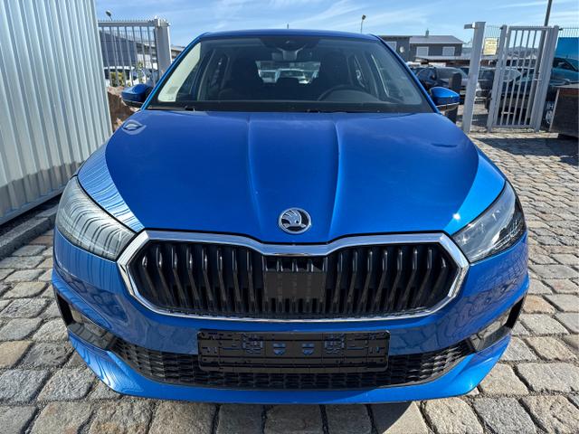 Skoda Fabia - Selection 1.0 TSI 95 PS 4-Jahre-Garantie-AppleCarPlay-AndroidAuto-LED-PDC-Sitzheizung-DAB-CLIMATRONIC-Lenkradheizung-Tempomat-Sofort