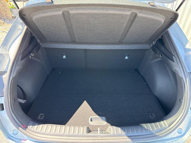 Kia / XCeed / Silber / / / , Beispielbilder, ggf. teilweise mit Sonderausstattung