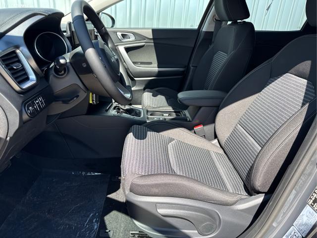 Kia / XCeed / Grau / / / , Beispielbilder, ggf. teilweise mit Sonderausstattung