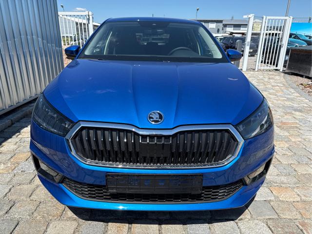 Skoda Fabia - Selection 1.0 TSI 95 PS 4-Jahre-Garantie-AppleCarPlay-AndroidAuto-SUNSET-LED-PDC-Sitzheizung-DAB-Klimaanlage-Tempomat-Sofort