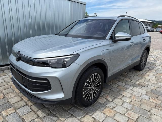 Volkswagen Tiguan - Prime Edition Plug-In-Hybrid 1.5 TSI DSG-150kW/204PS-elektr. AHK-USB-AndroidAuto&AppleCarPlay-DAB-Bluetooth-ACC inkl. Travelassistent-3-Zonen-Klima-4xSHZ-LED-Fernlichtassist.-360&deg;Kamera-2xPDC-WINTER-SUNSET-ALU18"-Ambientelicht-sofort verf&uuml;gbar
