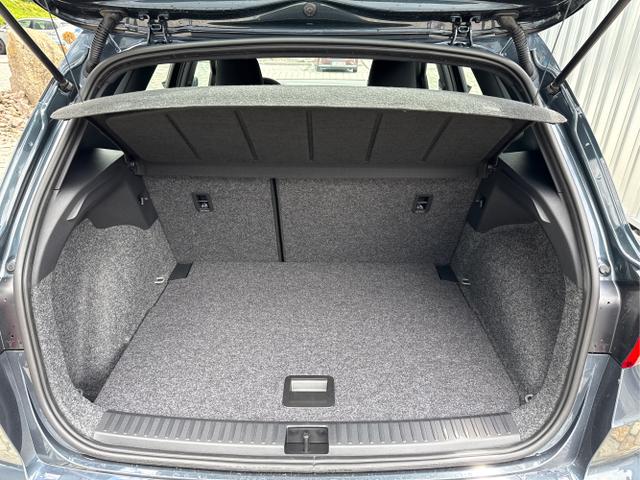 Seat / Arona / Grau / / / , Beispielbilder, ggf. teilweise mit Sonderausstattung