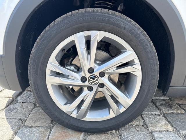 Volkswagen / T-Cross / Silber / / / , Beispielbilder, ggf. teilweise mit Sonderausstattung