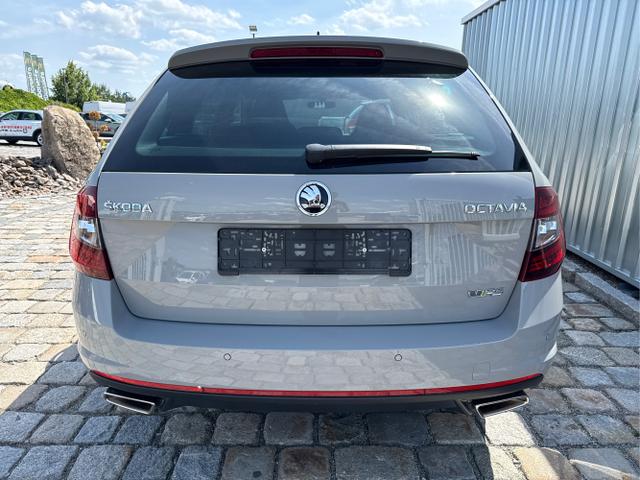 Skoda / Octavia Combi / Grau / / / 