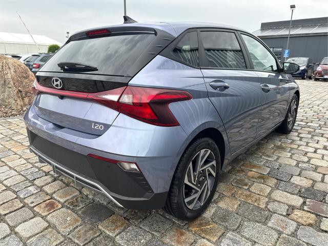 Hyundai / i20 / Blau / / / 