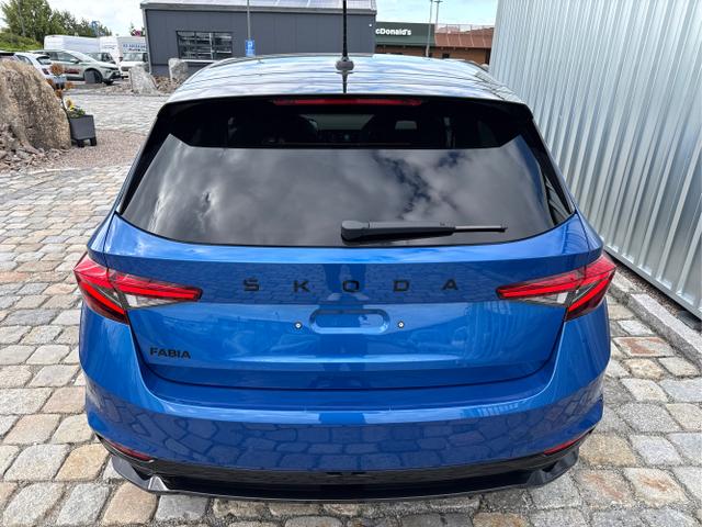 Skoda / Fabia / Blau / / / 