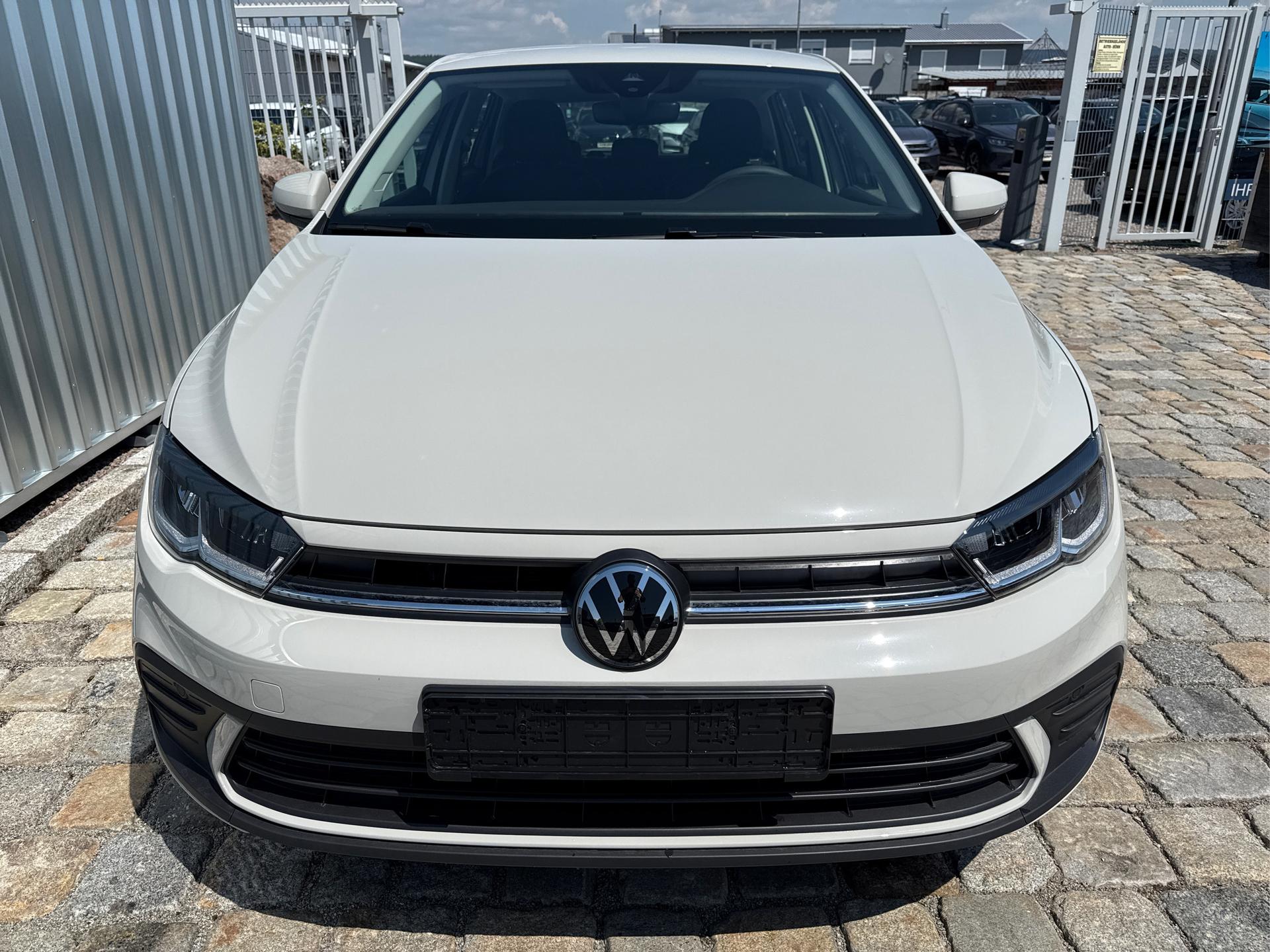 Volkswagen / POLO / Beige /  /  / 