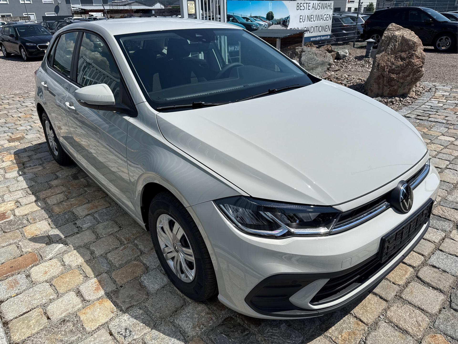 Volkswagen / POLO / Beige /  /  / 