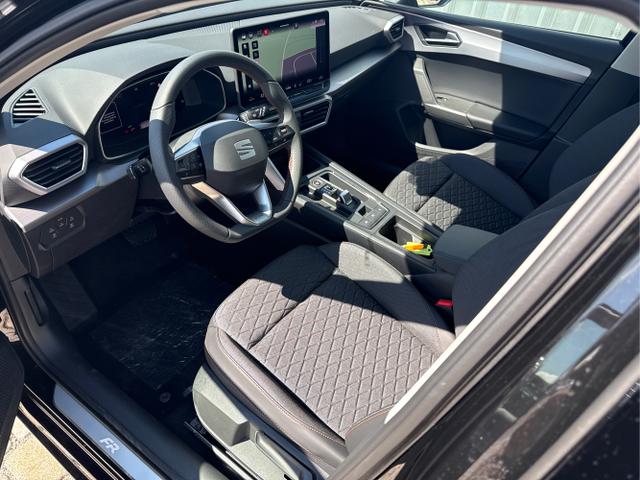 Seat / Leon Sportstourer / Schwarz / / / 